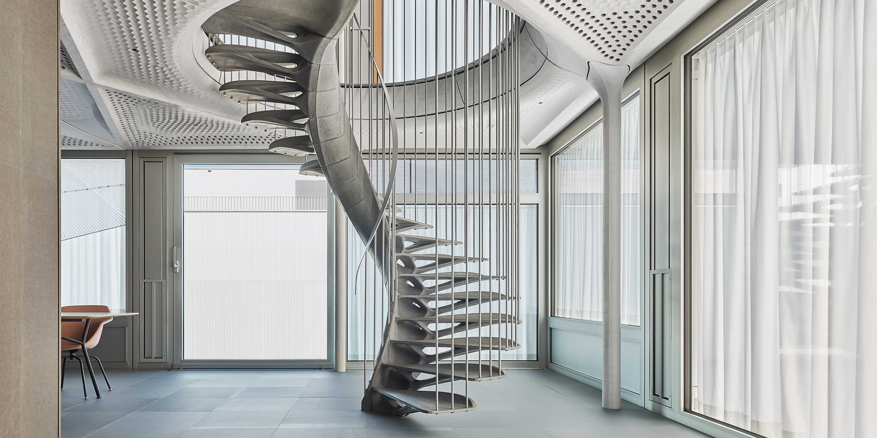 The digitally fabricated concrete staircase "Cadenza".